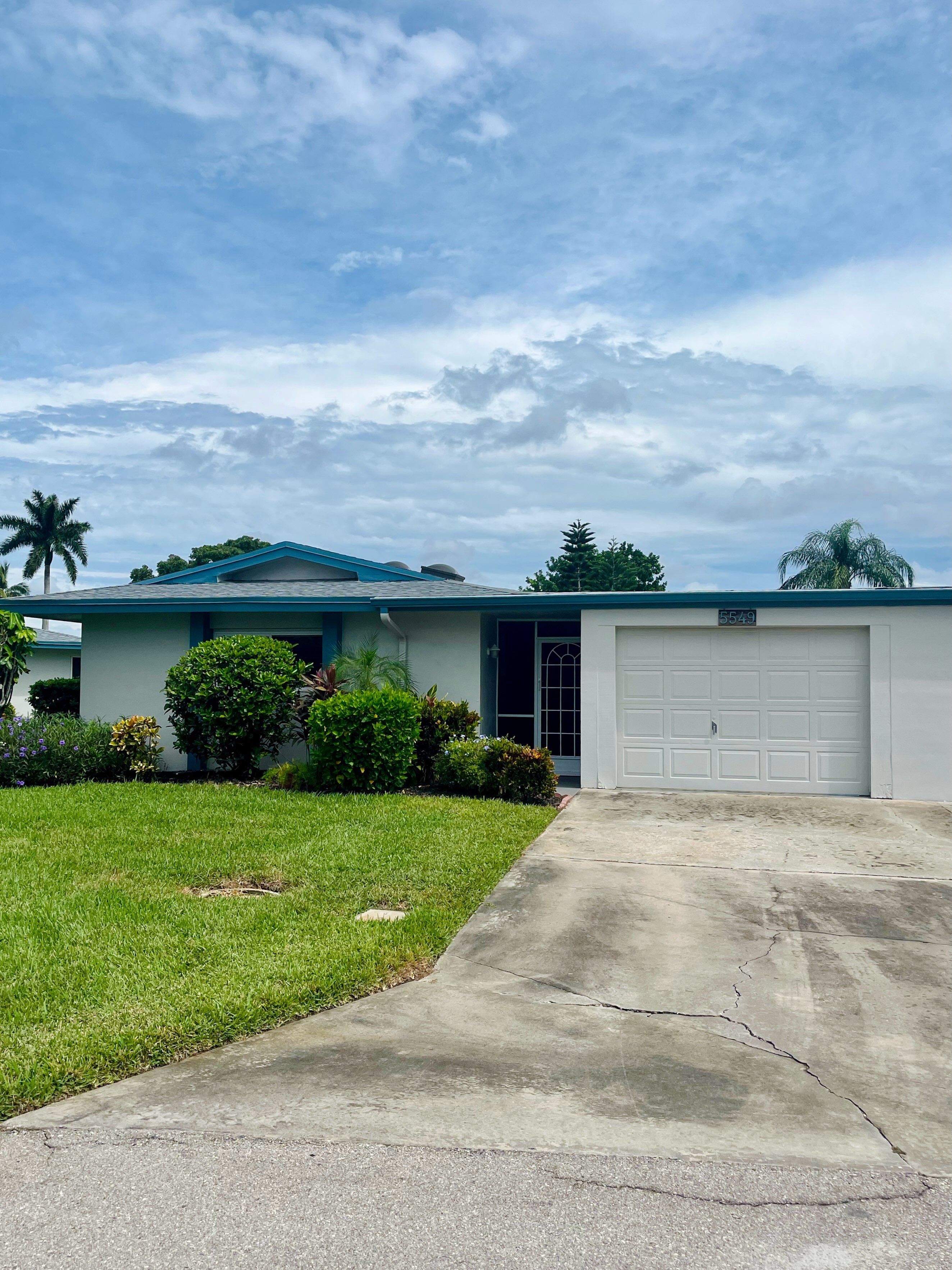 SOLD! 🎉 Congratulations to my buyers on their new home...