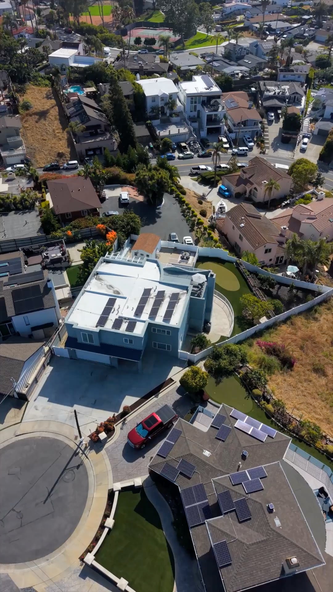 PRICE IMPROVEMENT 💥 Now offered at ,799,000! Opportunity is knocking...