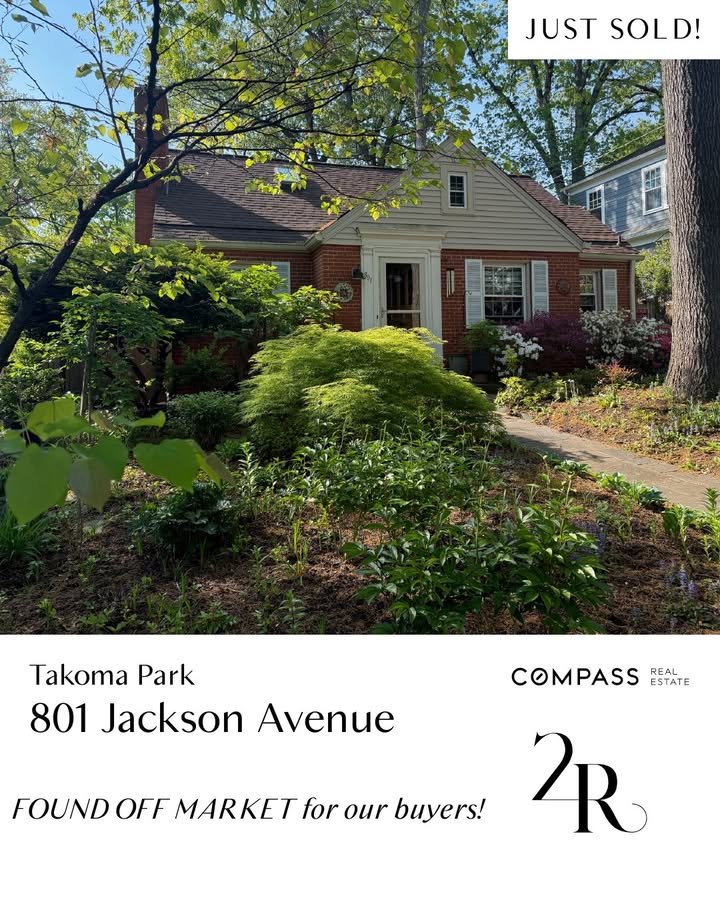 JUST SOLD | 801 Jackson Ave ✨ Tucked away on...