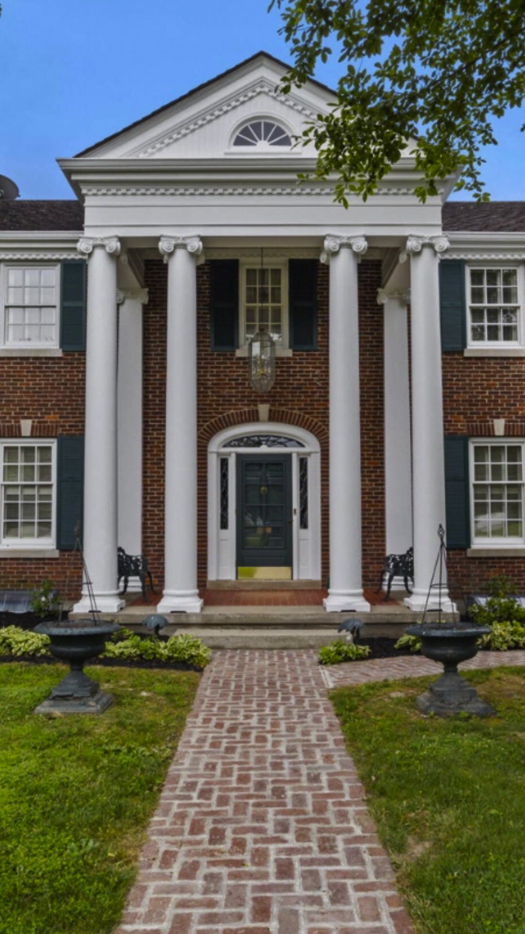Featured Listing Welcome to 617 Chestnut Street, a distinctive piece...
