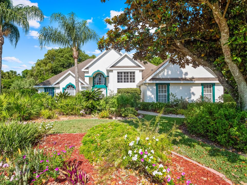 Location, location location!! Your Dream Beach House in sought after...