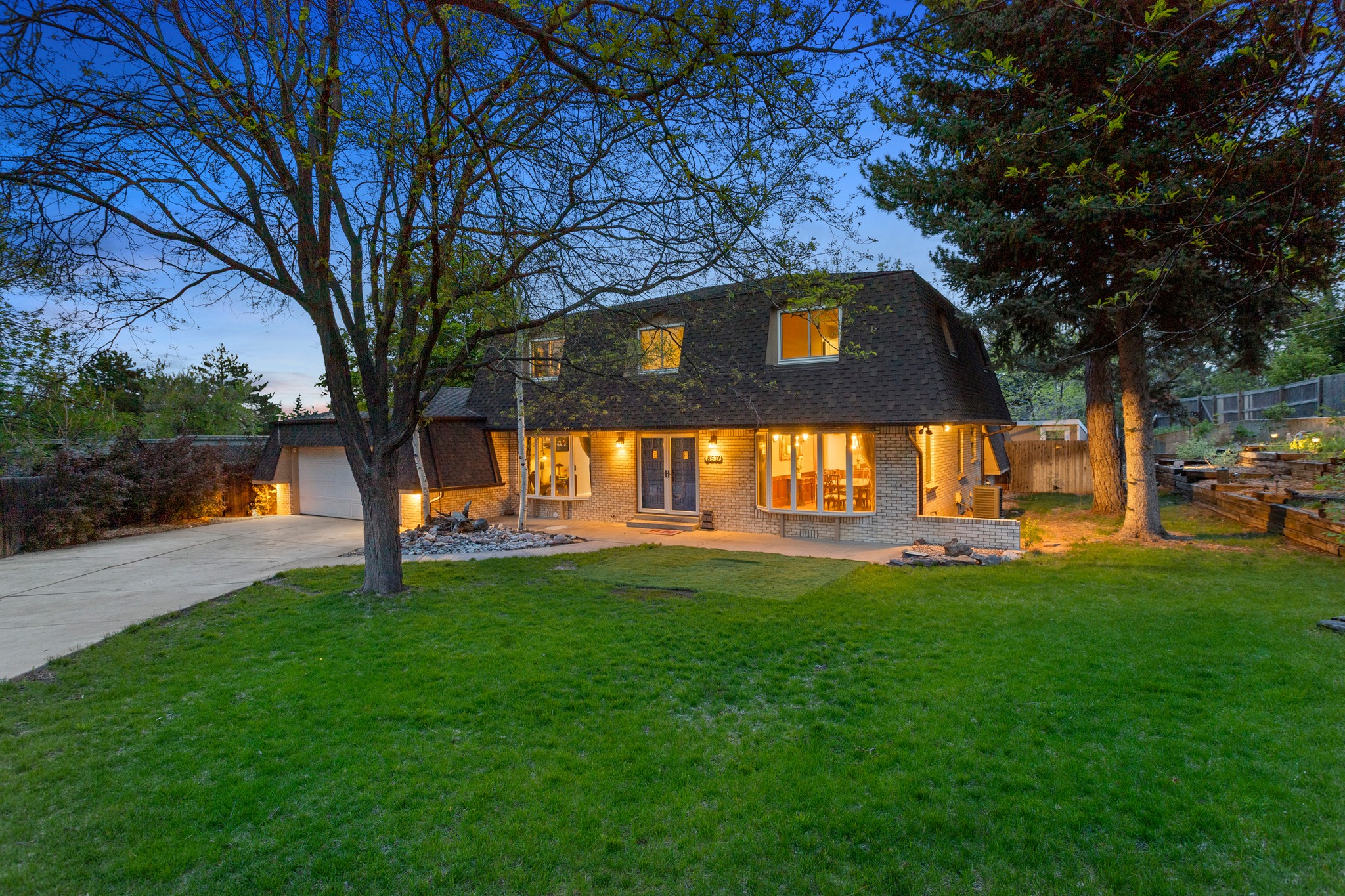 ✨Just Listed in Arvada✨ 10540 W 60th Ave in the... - Nicki Thompson | Real Estate Team