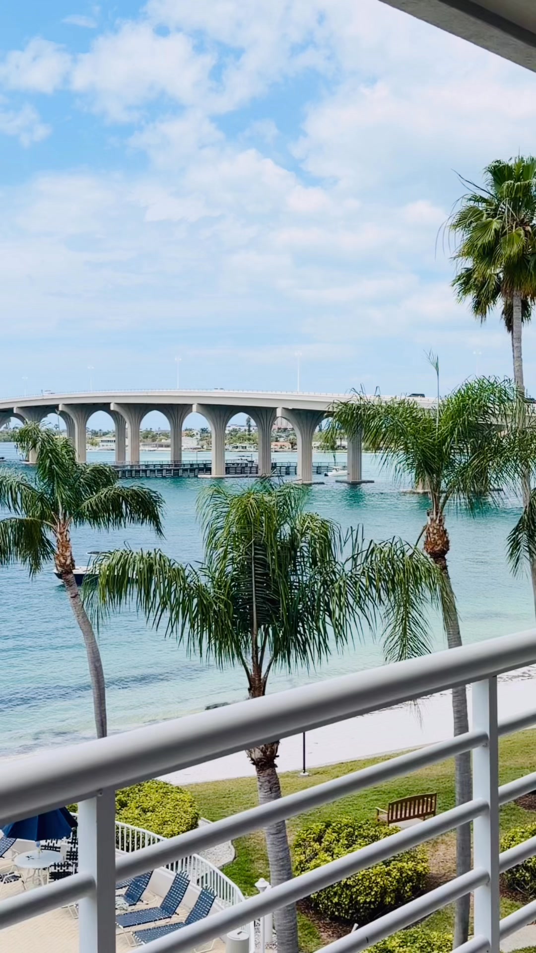 St Pete waterfront condo. Book your next VACATION 🏖️☀️👙🌊🚤