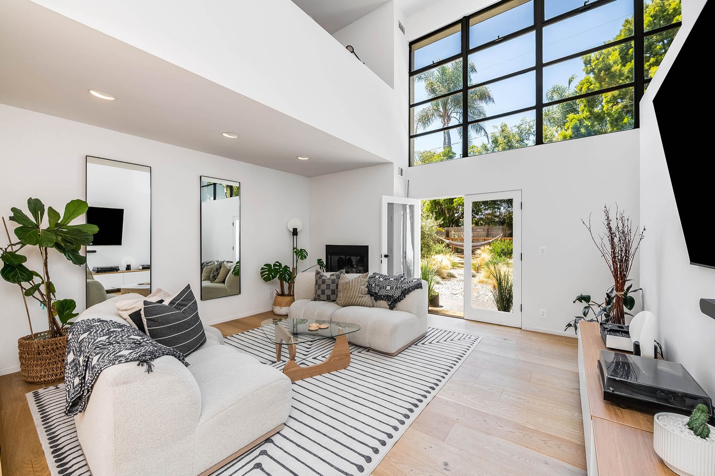 Leslie LA Home